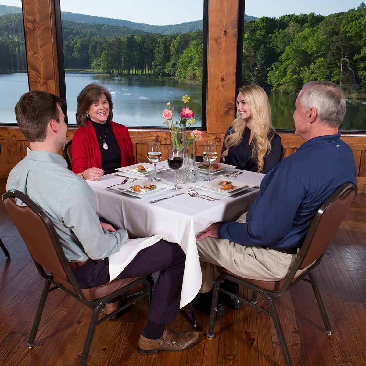 Dining lakeside at Big Canoe