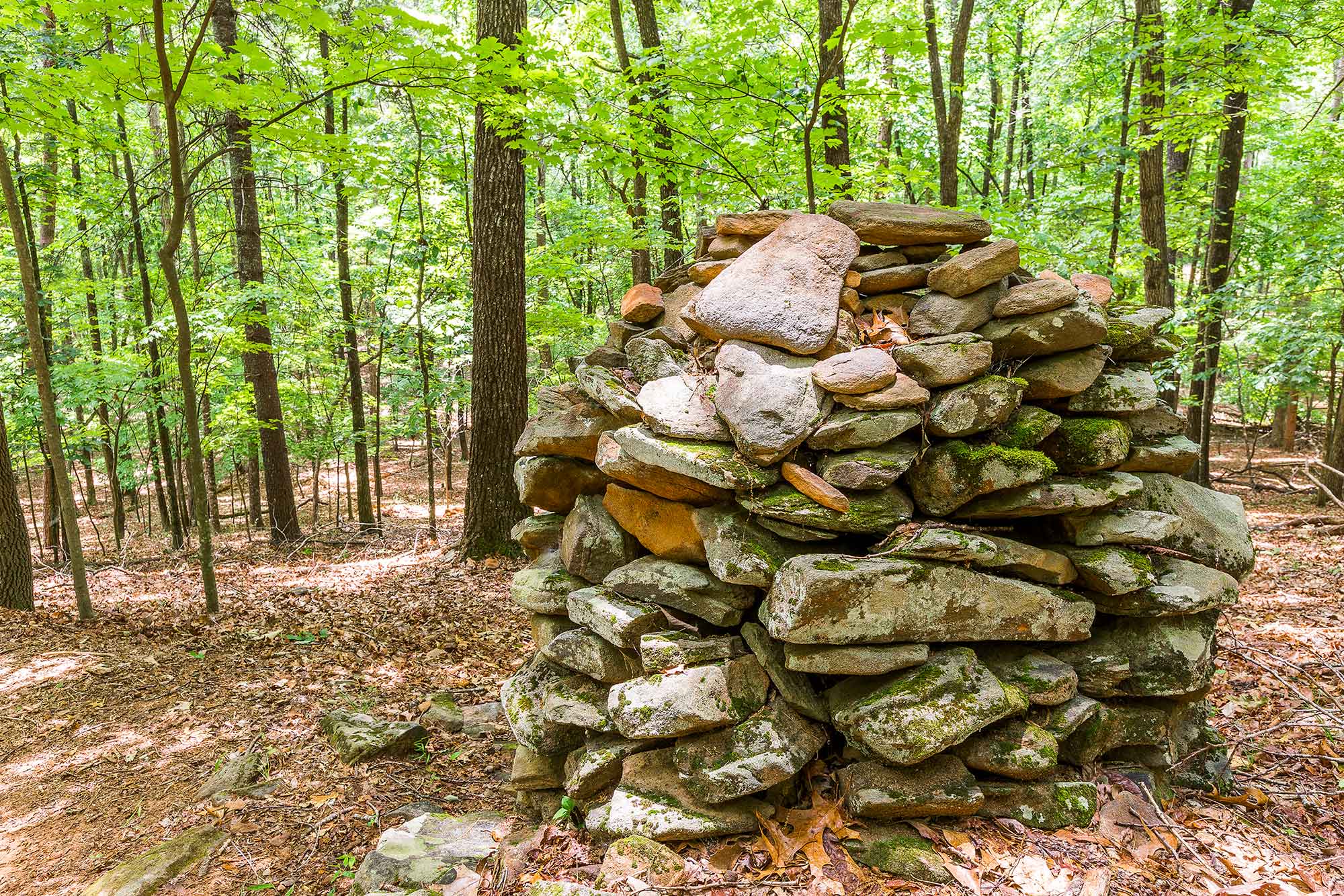 Indian Rocks hiking trails at Big Canoe